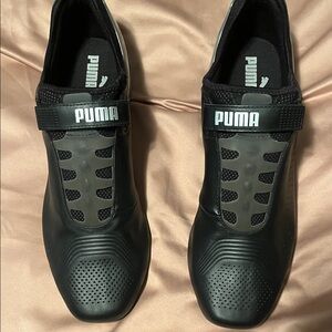 PUMA Men's leather Black and Gray Athletic Shoes